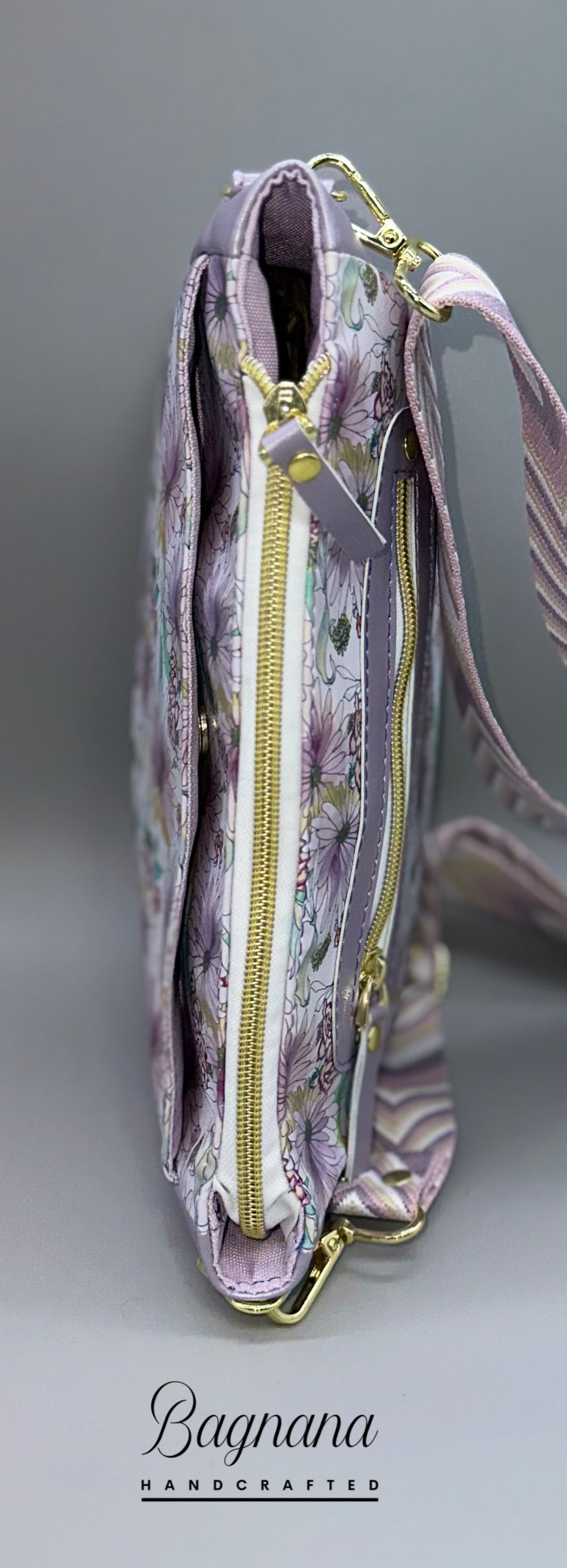Garden Daisy Crossbody