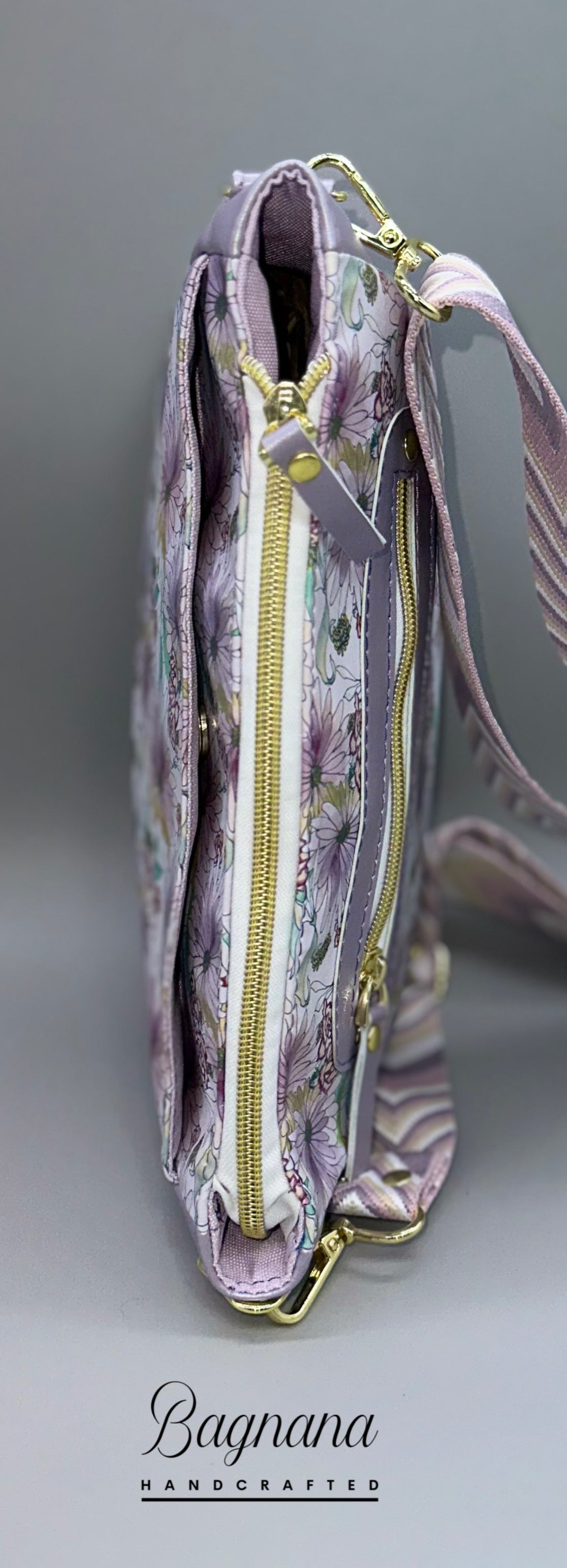 Garden Daisy Crossbody