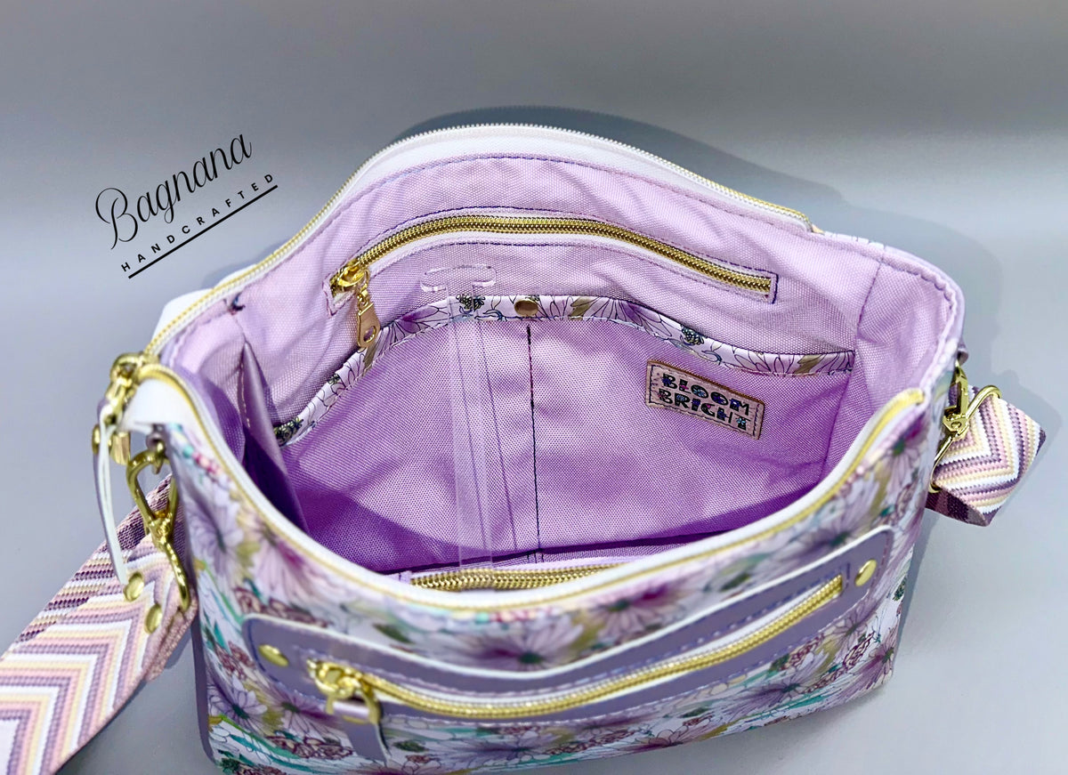 Garden Daisy Crossbody