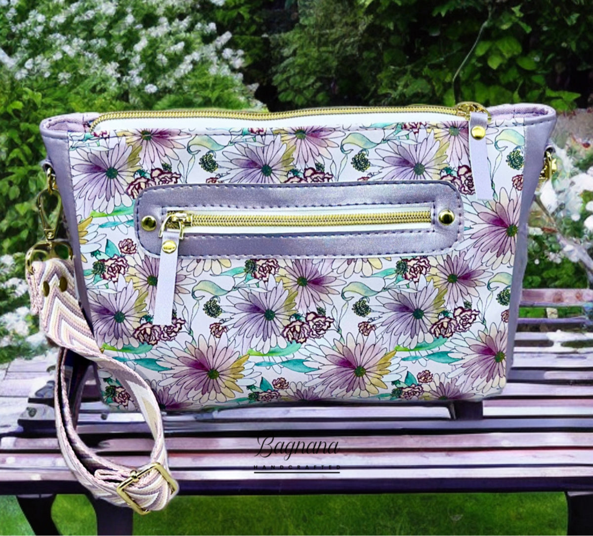 Garden Daisy Crossbody